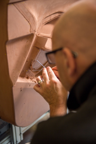 2017111309_JaguarEPace