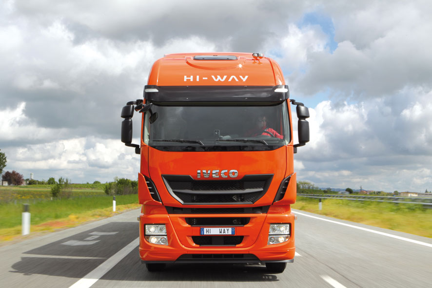 IVECO STRALIS, IL BELLO DELLA FUNZIONALITÀ - Auto&Design