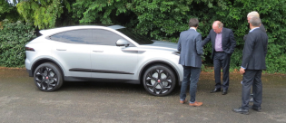 JAGUAR E-PACE, INNOVAZIONE DIROMPENTE